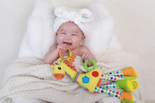 武汉三个月宝宝正确抱姿 武汉三个月宝宝正确抱姿